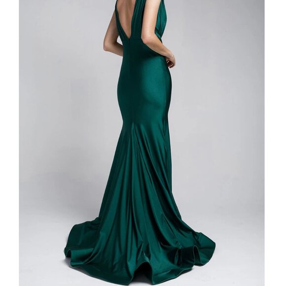 Body Contouring Emerald Gown - Picture 2 of 6